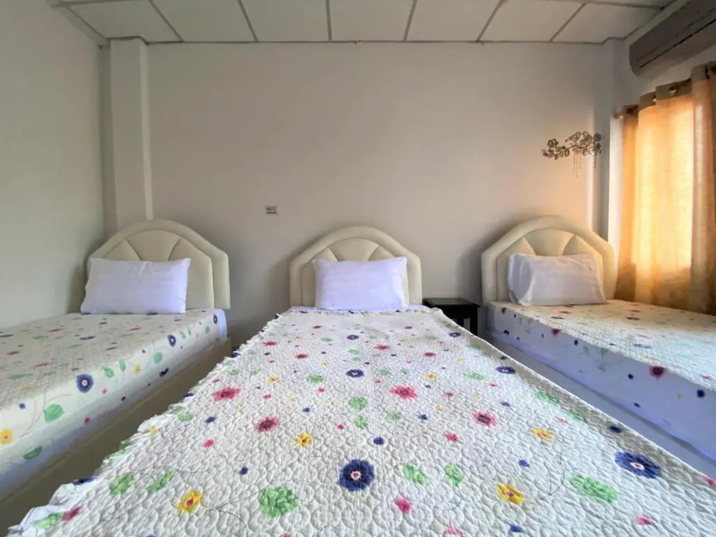 Standard Triple room with balcony