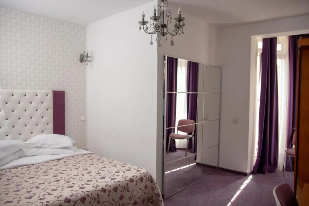 Economy room