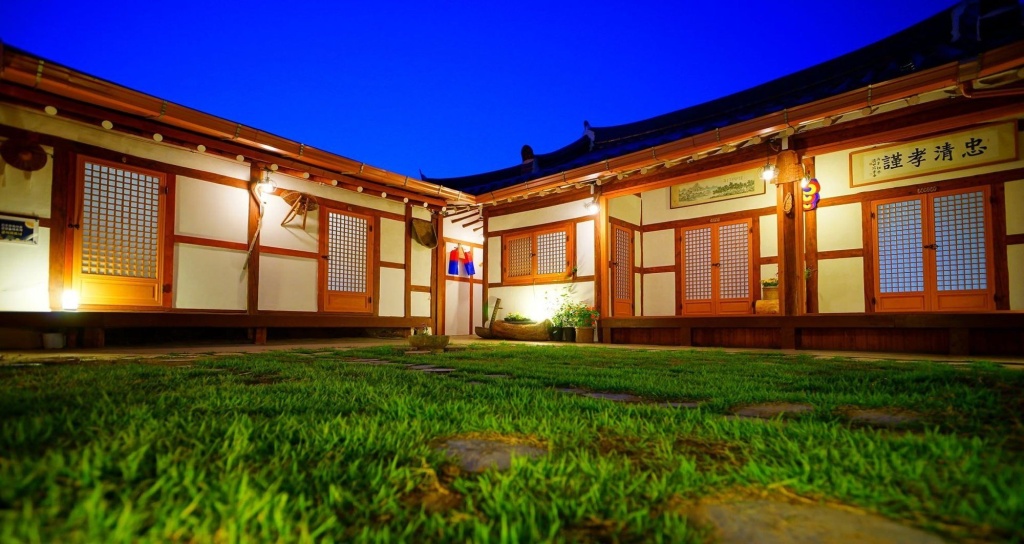 Hanulgiwa Hanok Stay