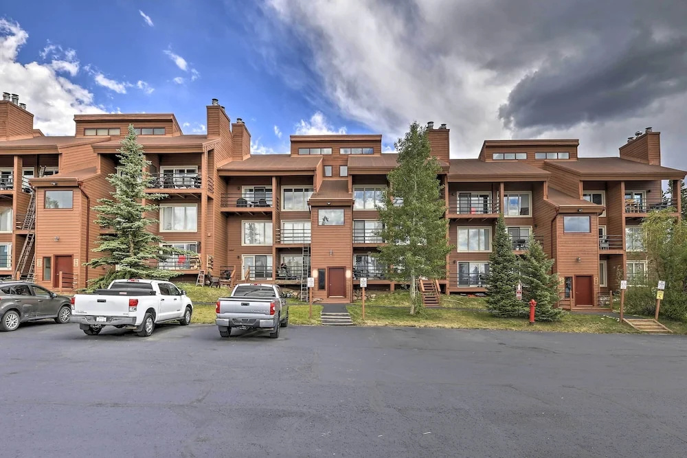 Resort Perks & Trail Access: Silverthorne Condo!