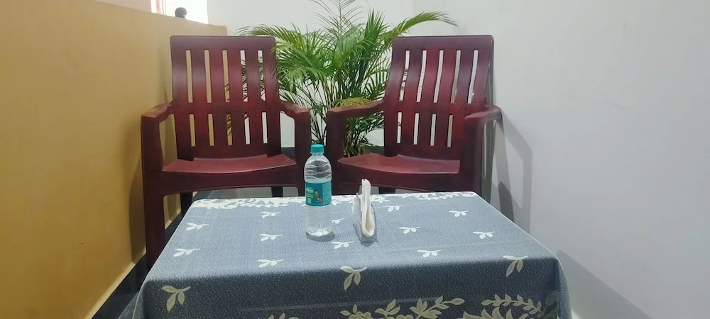 Food & Beverage