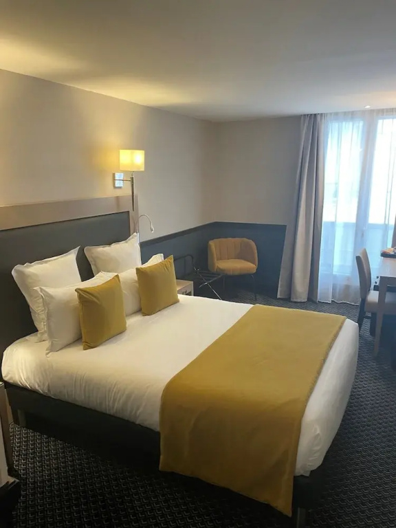 Standard Club room