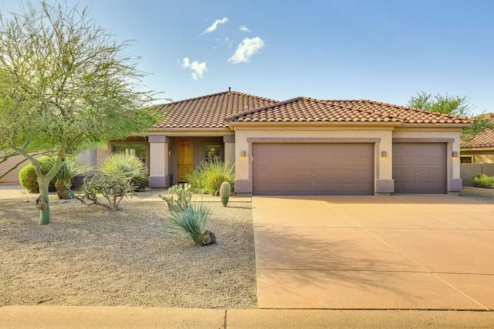 A Golfer's Retreat + Patio: Quiet Scottsdale Home