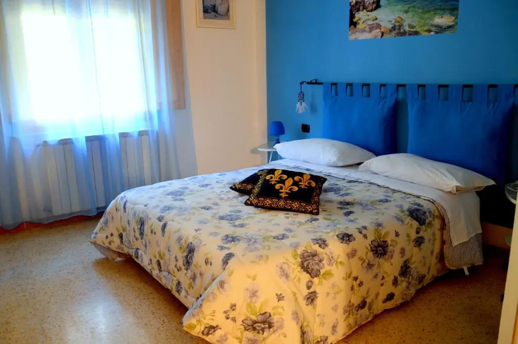 Deluxe Double room with garden view (full double bed)