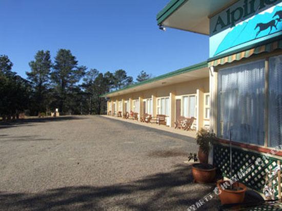 Alpine Country Motel image