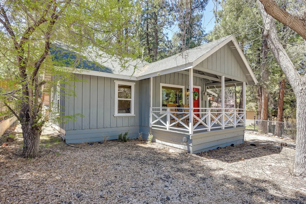 Lake Life Escape! Stunning Big Bear Cabin