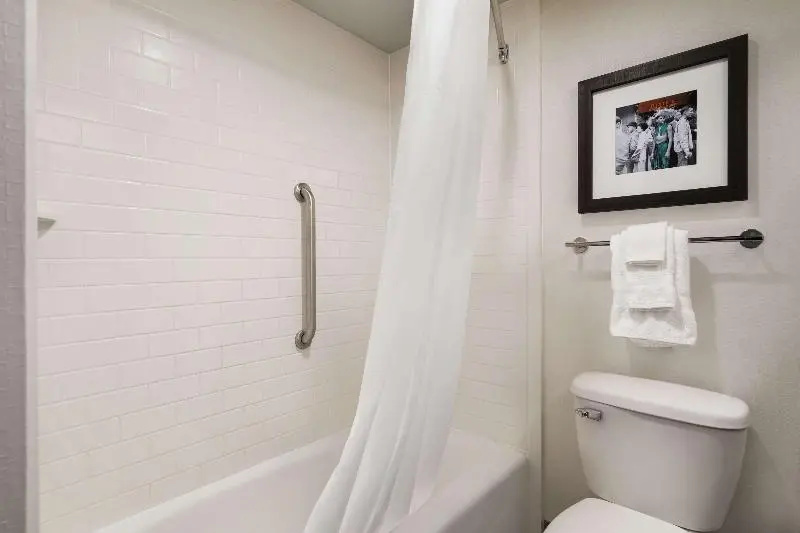 Hampton Inn New Orleans-St. Charles Ave./Garden District - Chambres