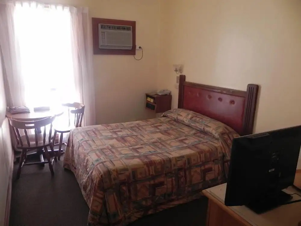 Economy room
