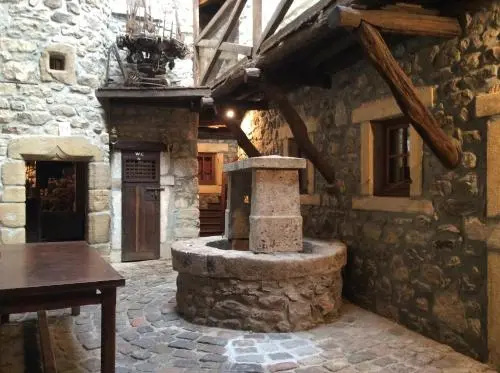 Lobby & Reception