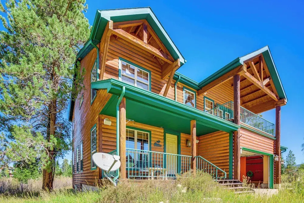 Walk to Frisco Marina! Spacious Family Retreat