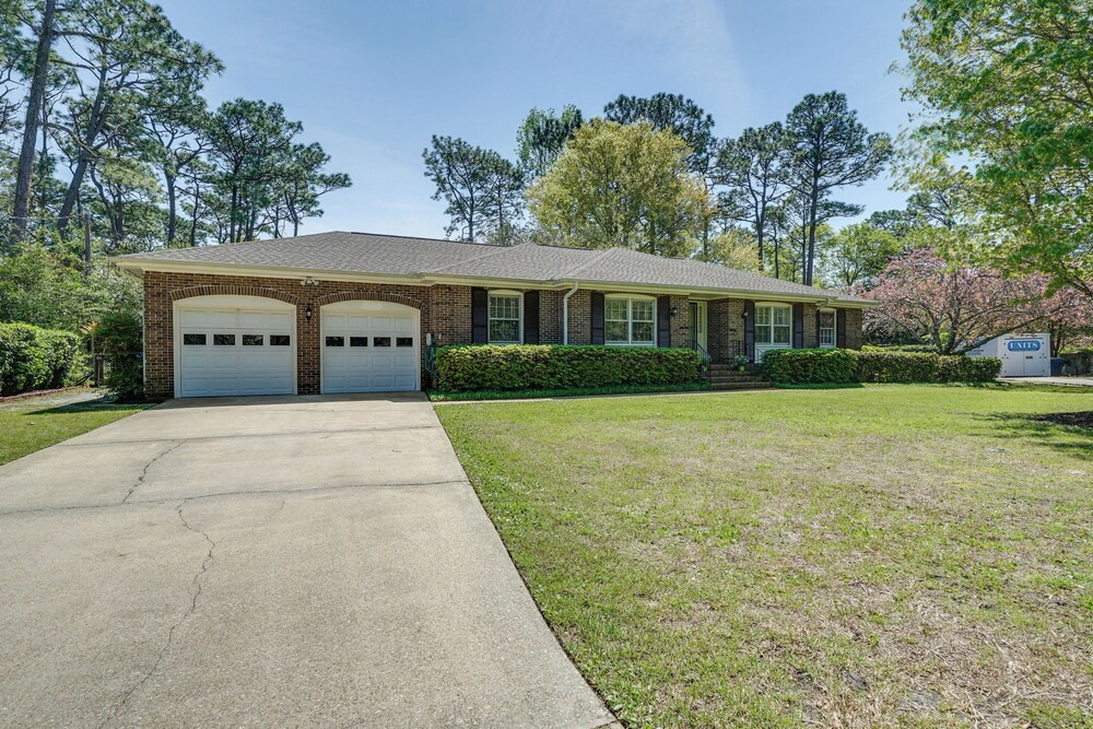 Wilmington Rental ~ 4 Mi to Wrightsville Beach!