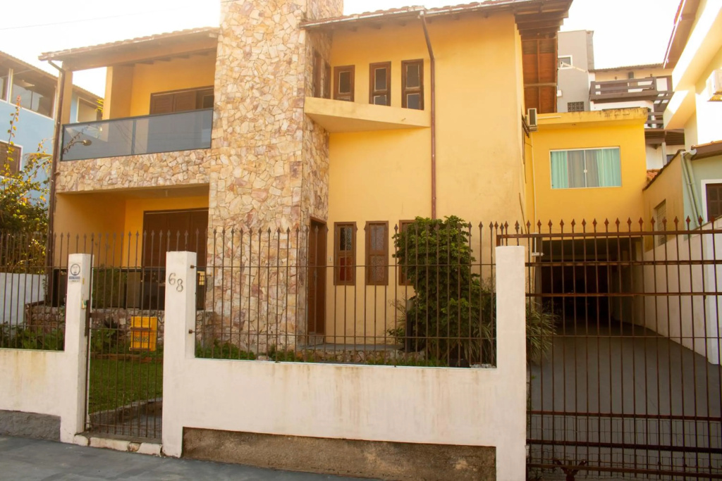 Casa na Praia da Vila em Imbituba a 30 metros da praia