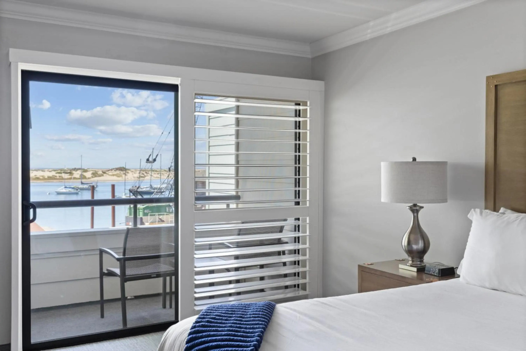 456 Embarcadero Inn & Suites — 2