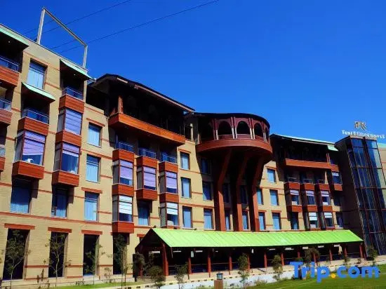 Pearl-Continental Hotel Malam Jabba