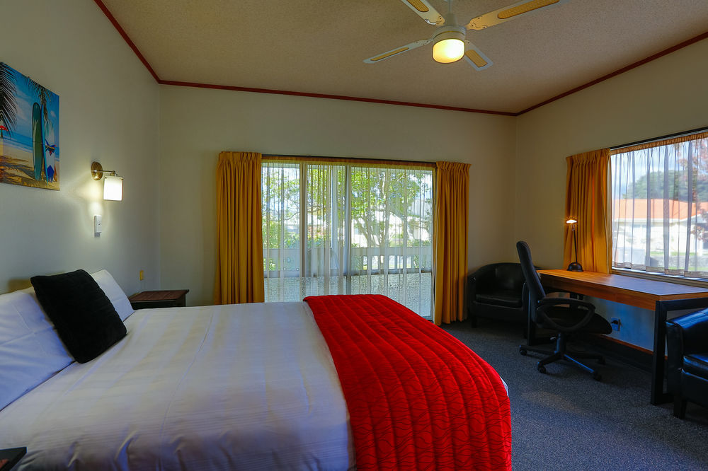 Summit Motor Lodge by null