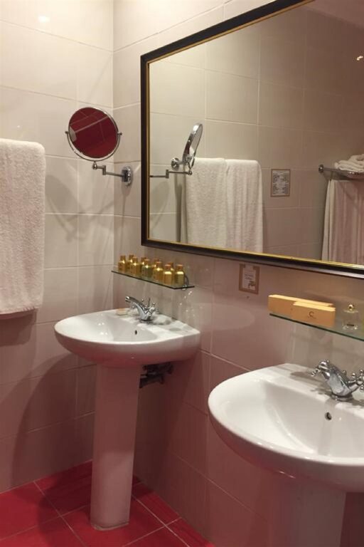 Hotel Inglaterra by null