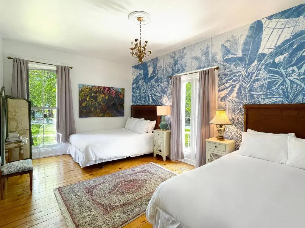 Deluxe Quadruple room
