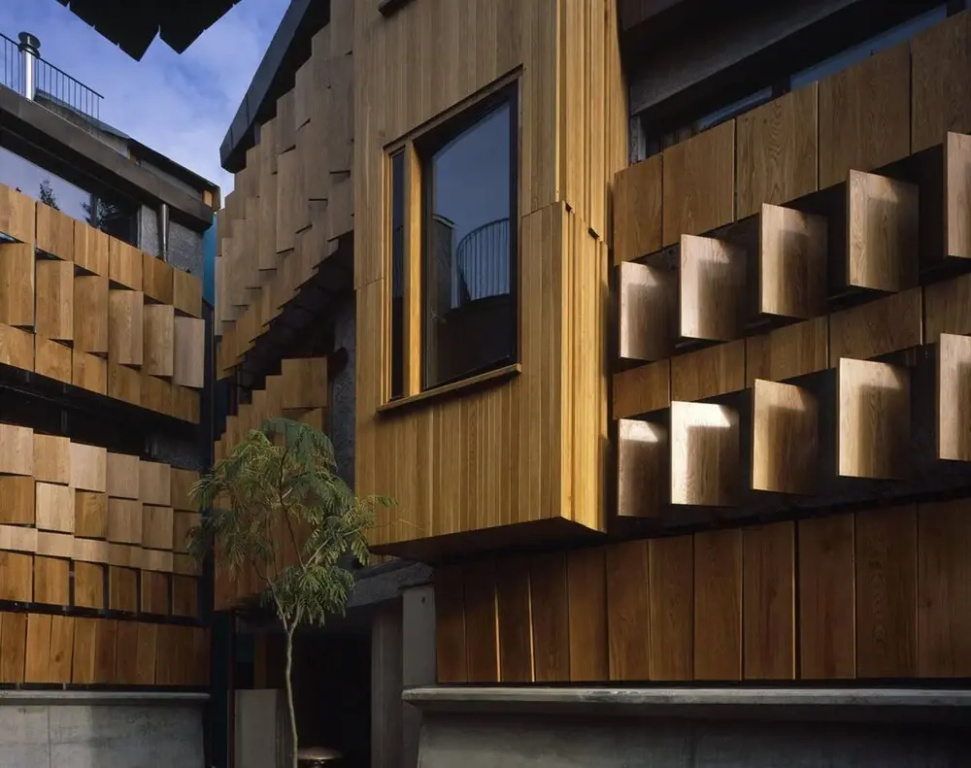 4 Bedroom Architect's Home in Holland Park