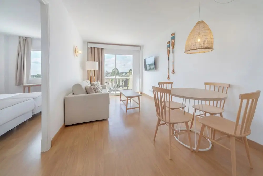 1 Bedroom Superior Apartment with balcony