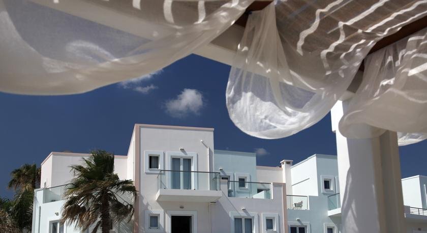 Akrogiali Beach Hotel Apartments