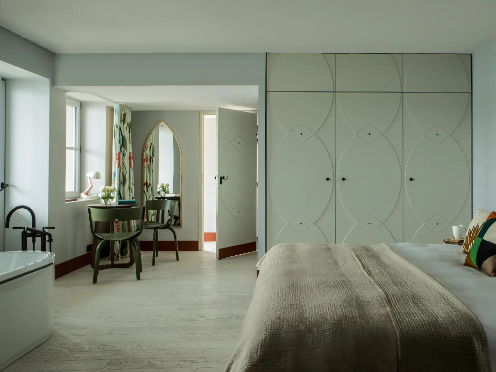 Prestige room