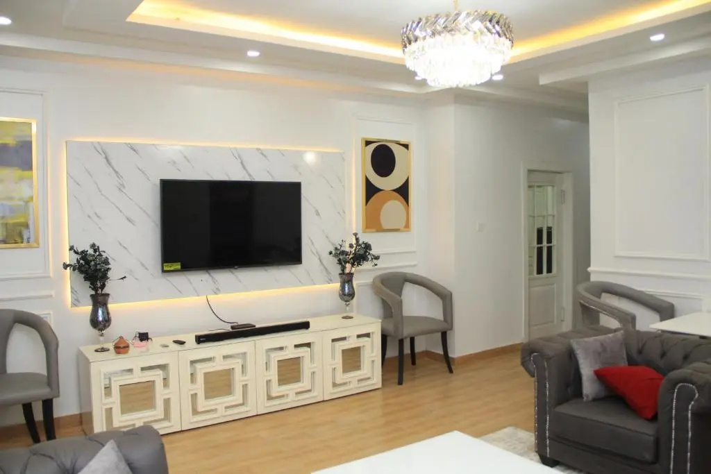 Harold's Exquisite Apartment
