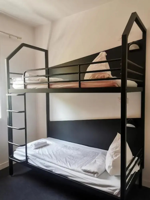 Economy room