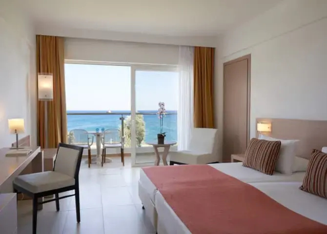 Standard Double room with sea view (full double bed)