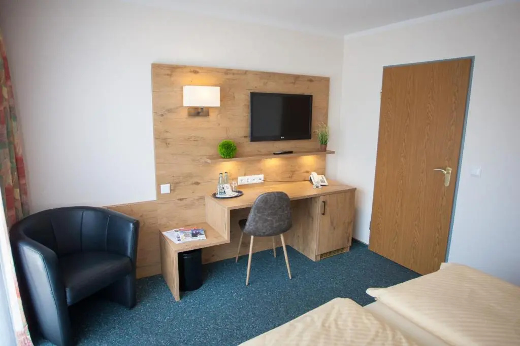 Standard Double room (full double bed)