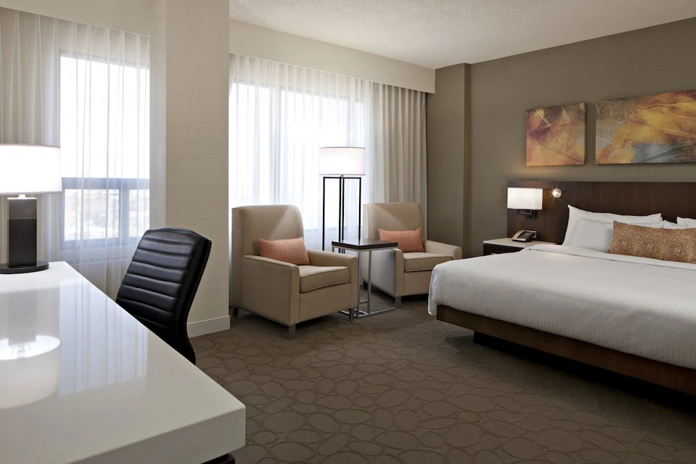 Delta Hotels by Marriott Edmonton South Conference Centre - Chambres