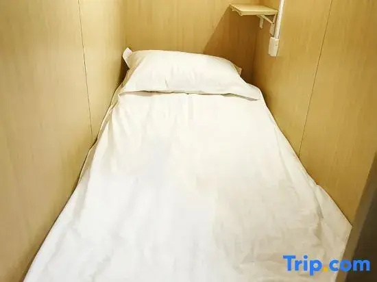 Bed in Dorm (male dorm)