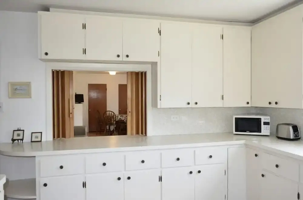 2 Bedrooms Basement Suite with garden view