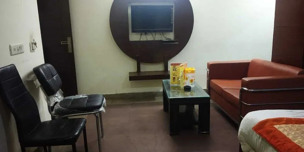 ADB ROOMS Hotel Saya Deluxe - Général