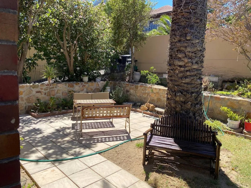 Room-living In Camps Bay Blue
