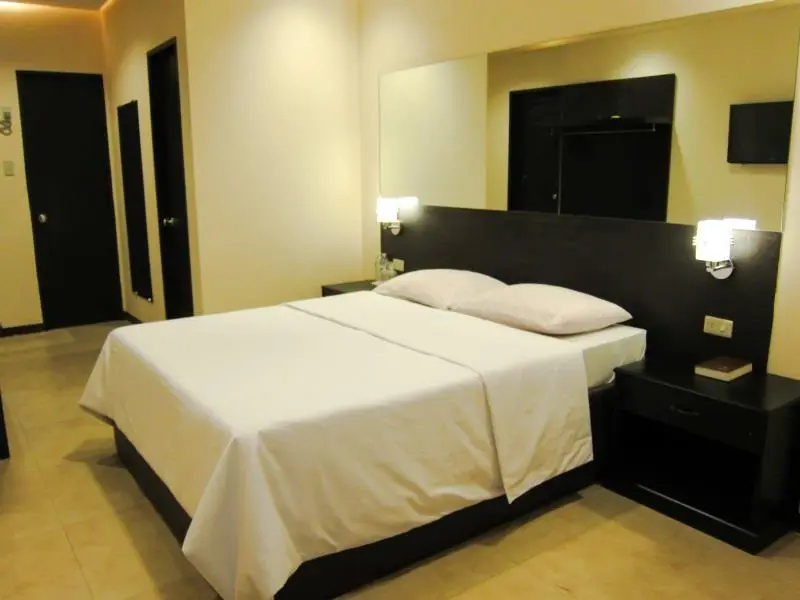 Deluxe Double room (full double bed)