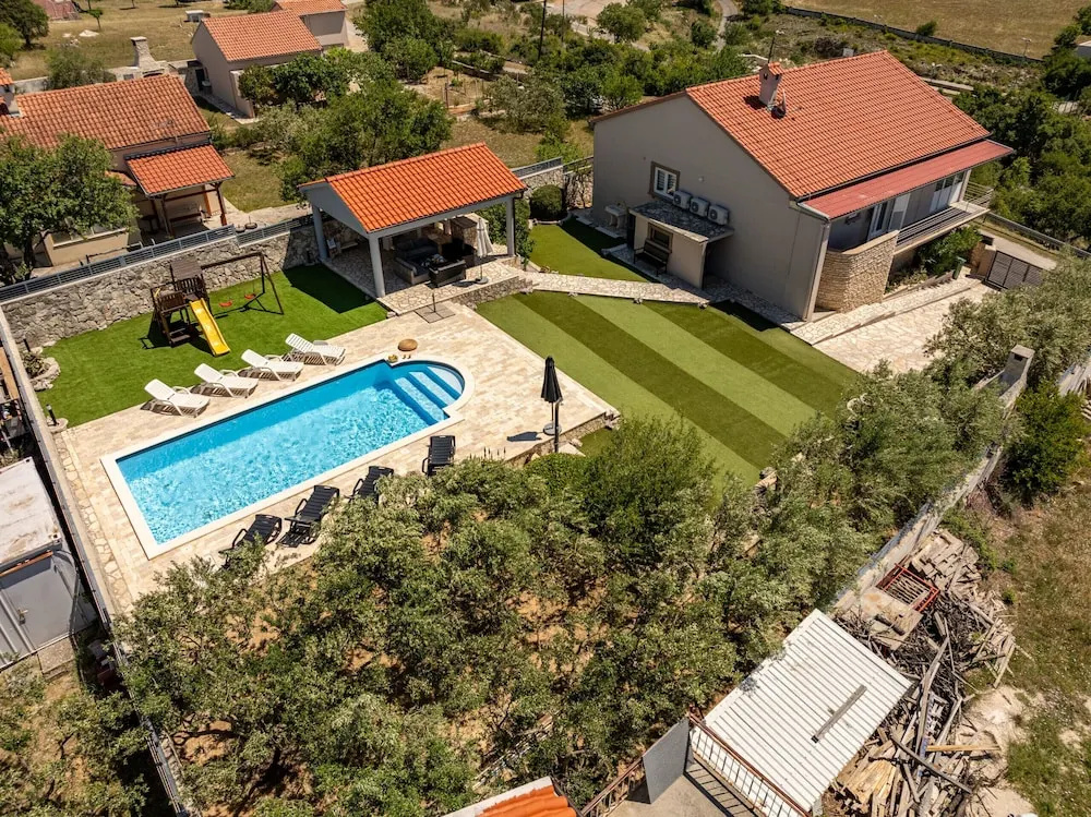 Villa Elder