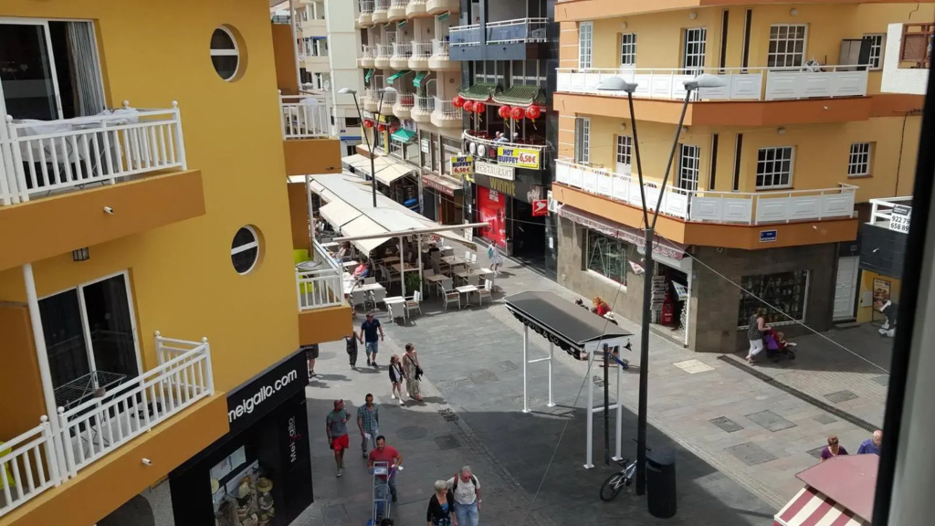 New fabulous 2-bedroom apartment right on the beach of Los Crstianos