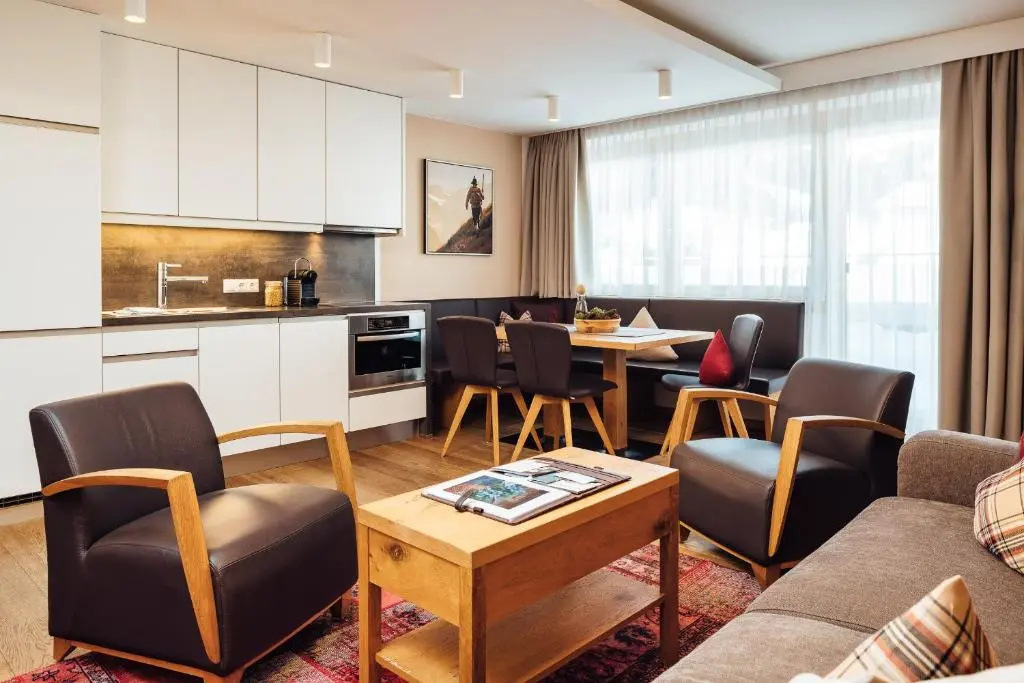 2 Bedrooms Classic Apartment