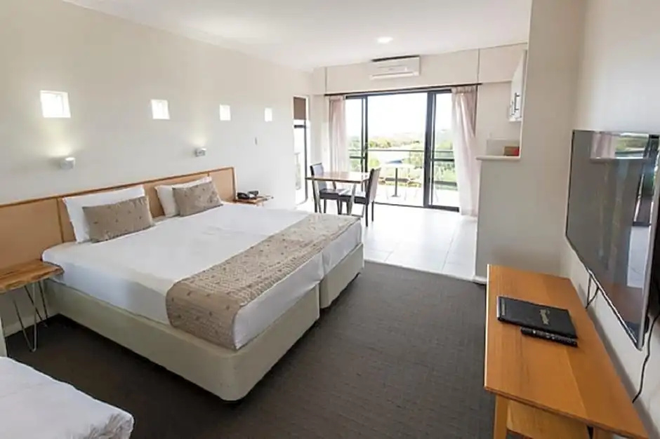 Double Studio (full double bed)