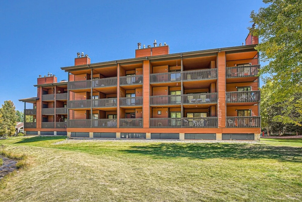 A-msc131 1 Bedroom Condo by RedAwning