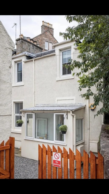 Lamont Cottage