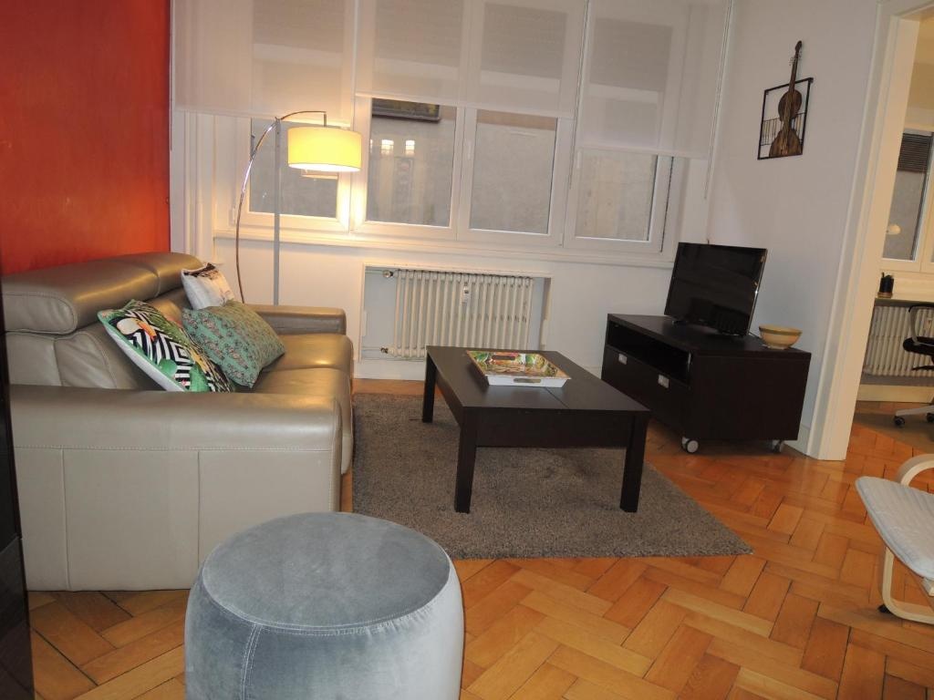 12 Rue de la Grange