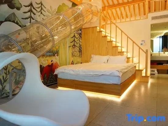 2 Bedrooms Standard Family room