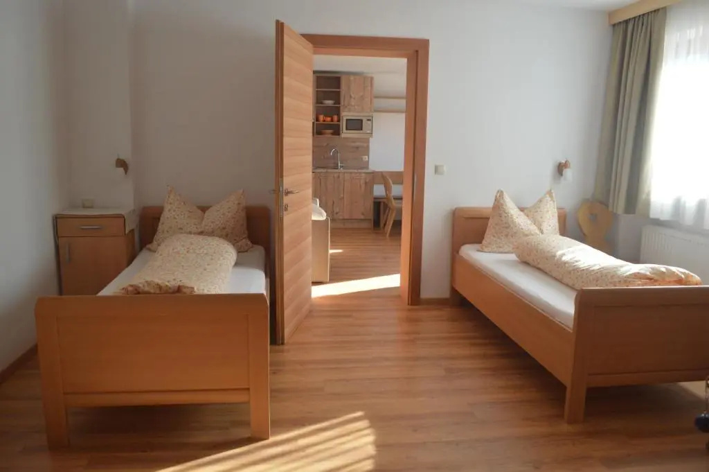 2 Bedrooms Apartment