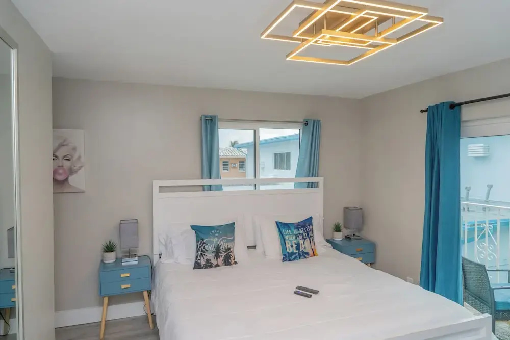Premium Single room with partial ocean view