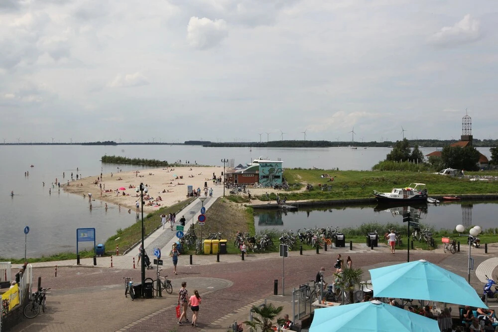 Beach & Waterfront