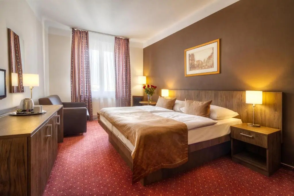 Standard Triple room