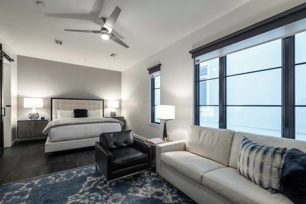 2 Bedrooms Superior Studio