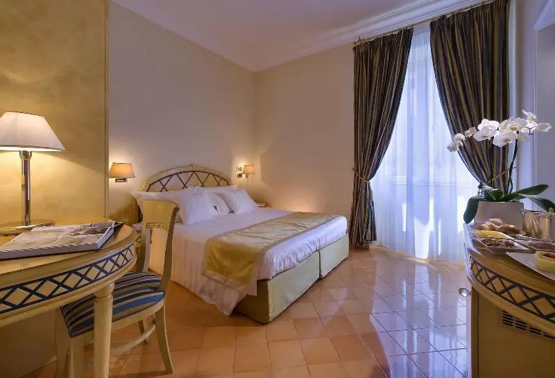 Deluxe Double room with sea view (twin beds)