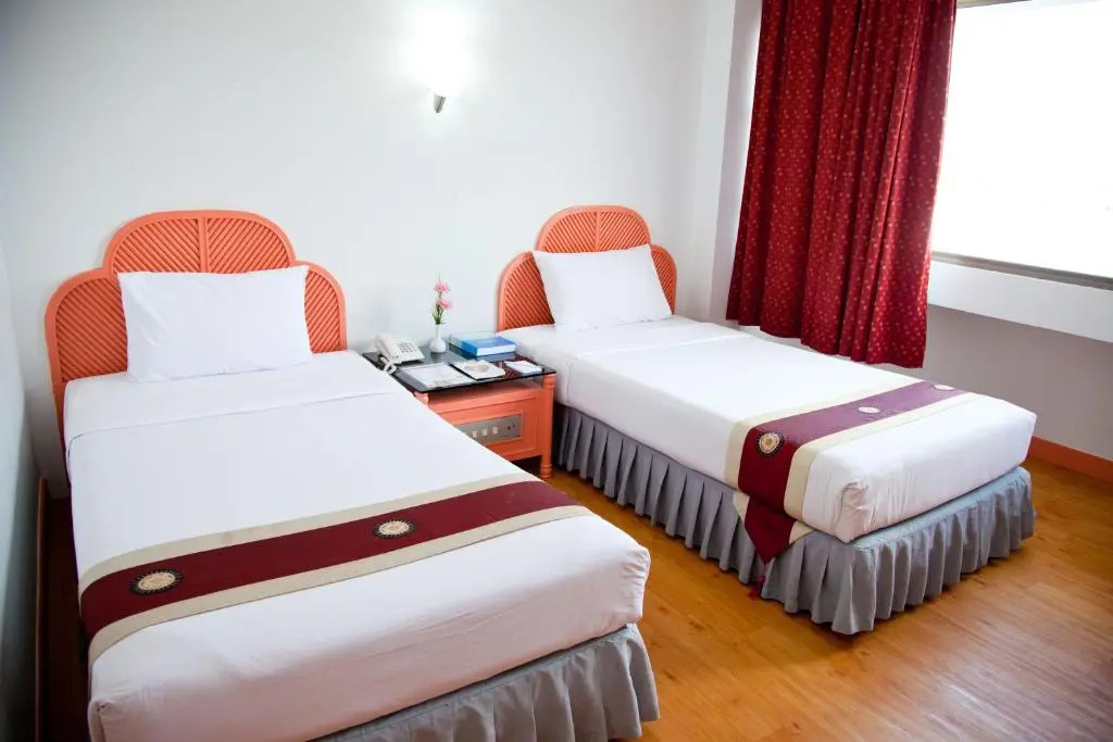 Thumrin Hotel - Chambres